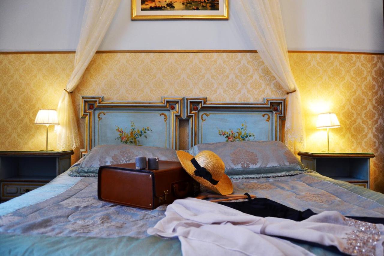Tweepersoonskamer met Gedeelde Badkamer